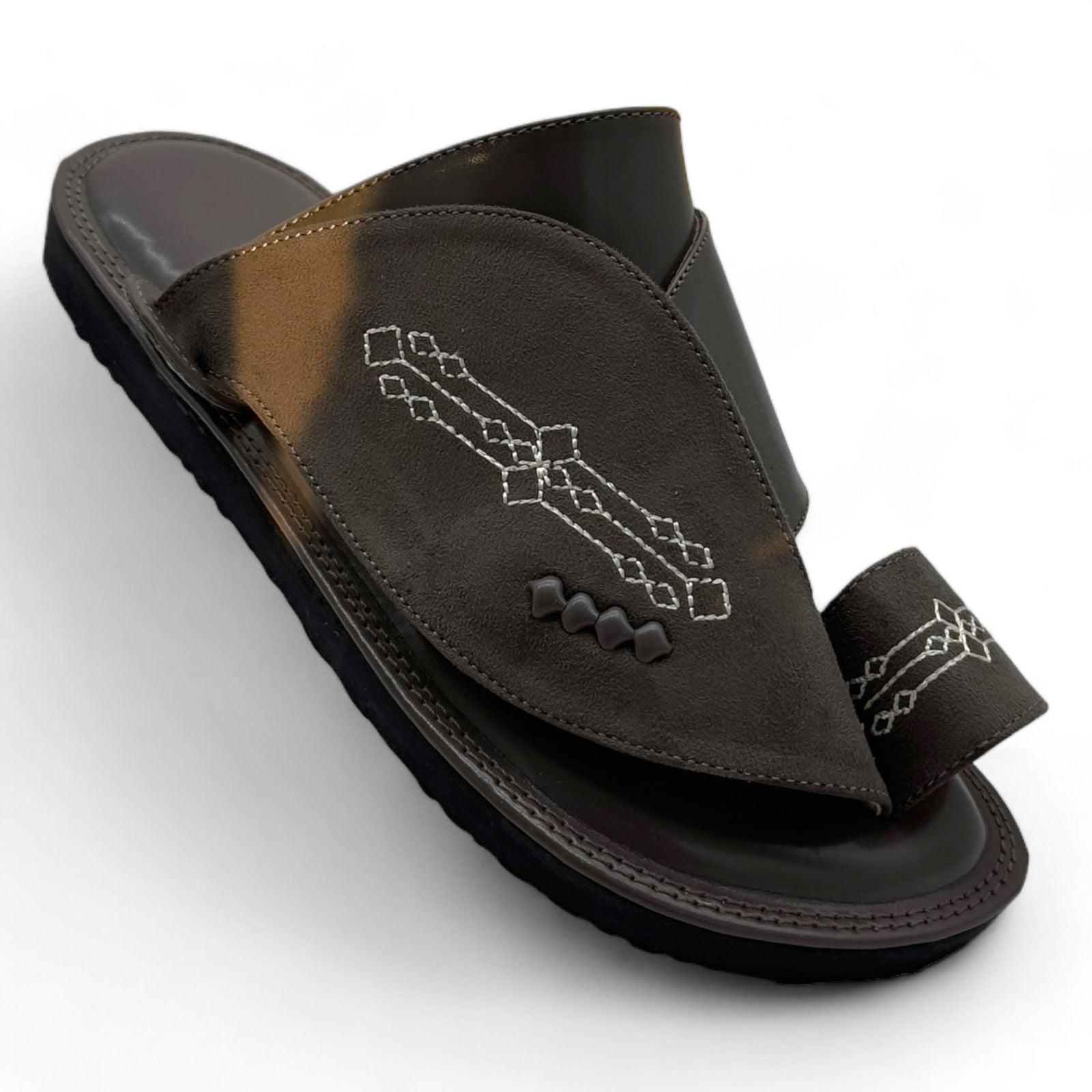 Private Collection: Luxurious Arabic Slippers for an Elegant Lifestyle - The Light Step