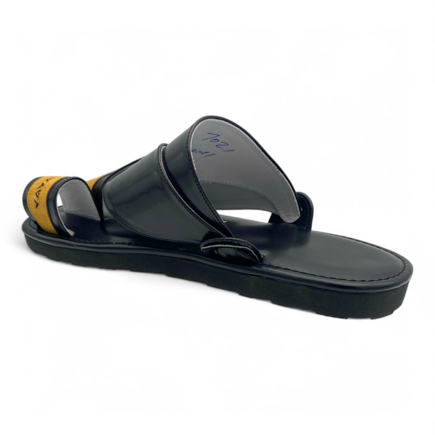 Al Fanoos Comfortable Slippers – Perfect for Indoor & Outdoor Wear l 7021